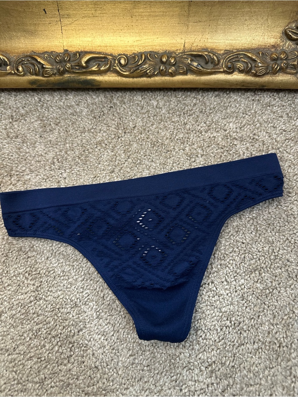 Not New Victoria's Secret 2017 Blue Laser Cut Thong Size Small
